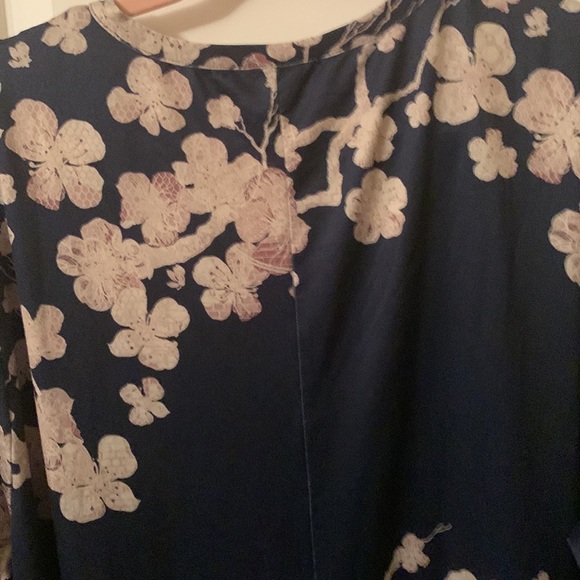 Azalea by Firmiana navy & cream floral tunic size 4x - Picture 6 of 12